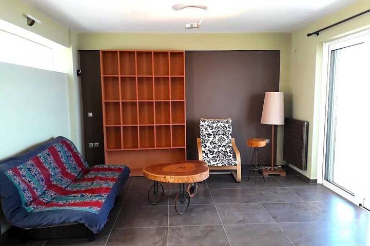 Gîte pour 5 personnes, avec balcon dans Saronida - 4