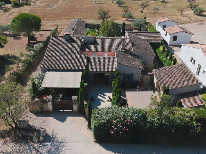 Location de vacances pour 9 personnes, avec jardin et terrasse à Eygalières - 4