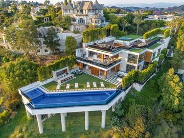 Villa pour 12 personnes, avec terrasse ainsi que jardin et piscine, animaux acceptés dans Bel Air