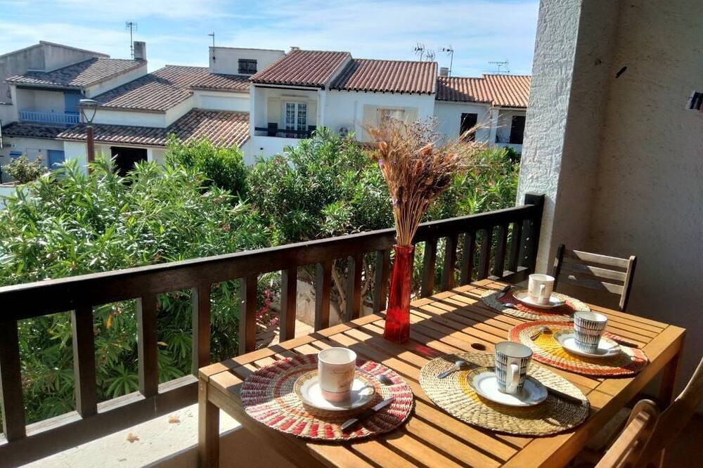 Apartamento entero, Sea 200 m away - 4-person apartment, air-conditioning, Wifi, parking, washing machine, bike room in Saintes-Maries-de-la-Mer, Region de Arles
