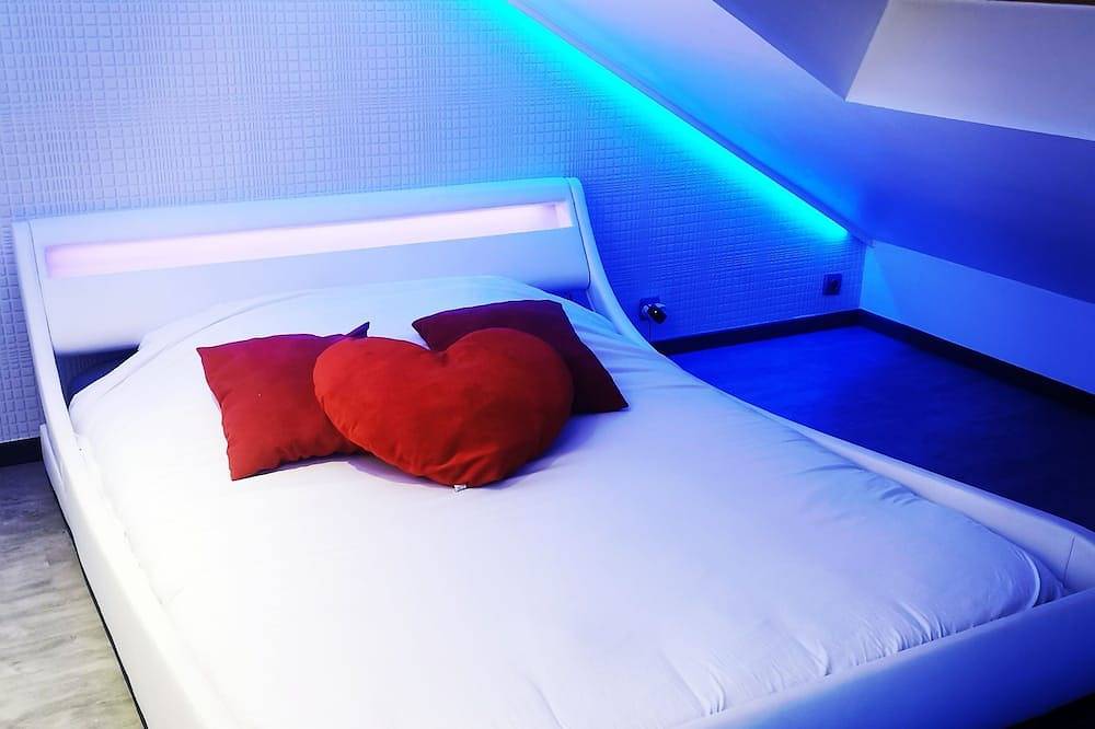 Suite Passion Spa and Sauna,  wifi, Parking in Neuf-Mesnil, Avesnes-sur-Helpe