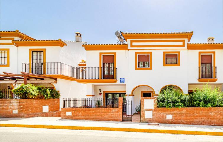 Geräumige Wohnung mit Terrasse, Pool und Internet in Benaoján, Serranía de Ronda