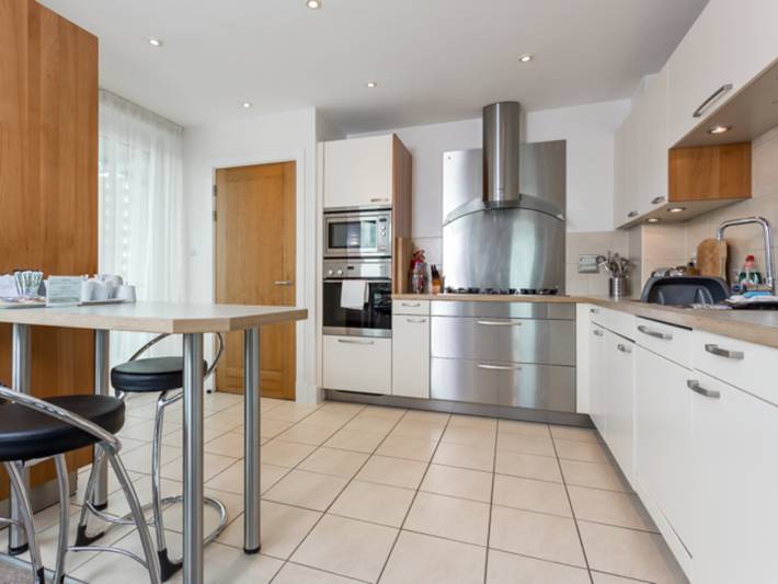 Entire apartment, Panorama - 180-Degree Harbour Views in Poole, Poole Harbour