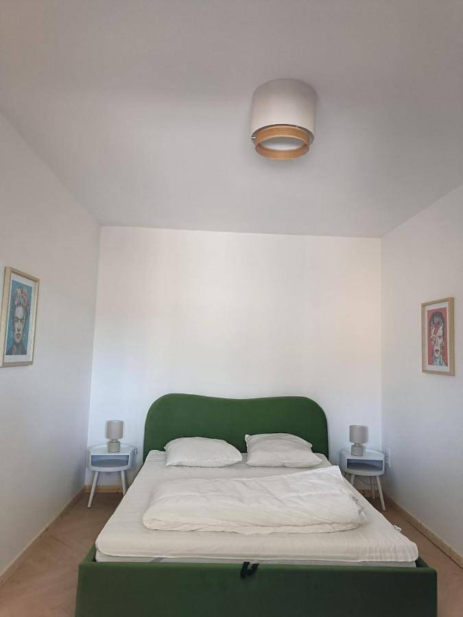 Gîte pour 6 personnes, avec vue et terrasse à Aydat - 4