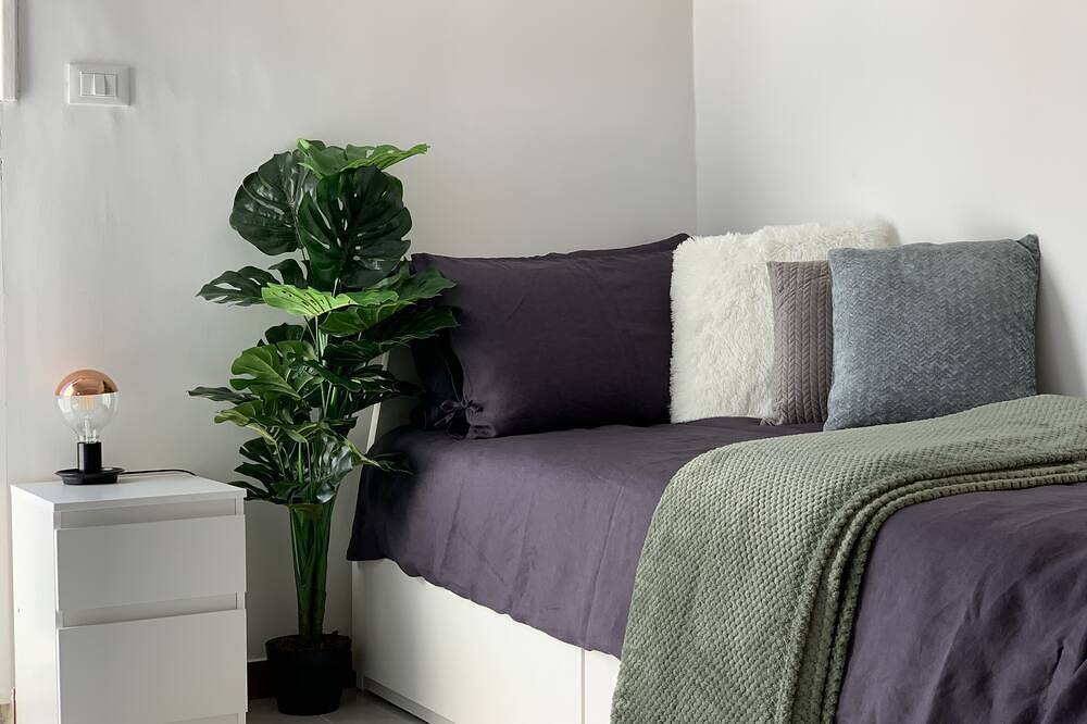 Ganze Wohnung, Im Herzen der Altstadt, Atemberaubende Wohnung mit Dachterrasse, 3Bed / 1Bath / Wifi / Ac in Ventimiglia (Stadt), Ventimiglia