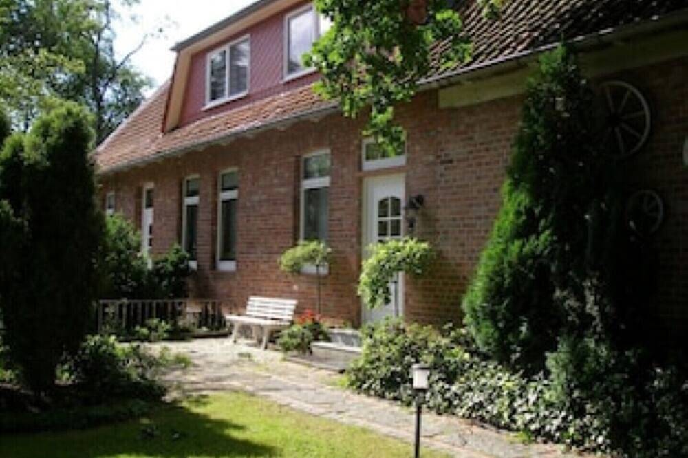 Idyllisch gelegener kleiner Bauernhof mit Pferdezucht in Walsrode, Aller-Leine-Tal