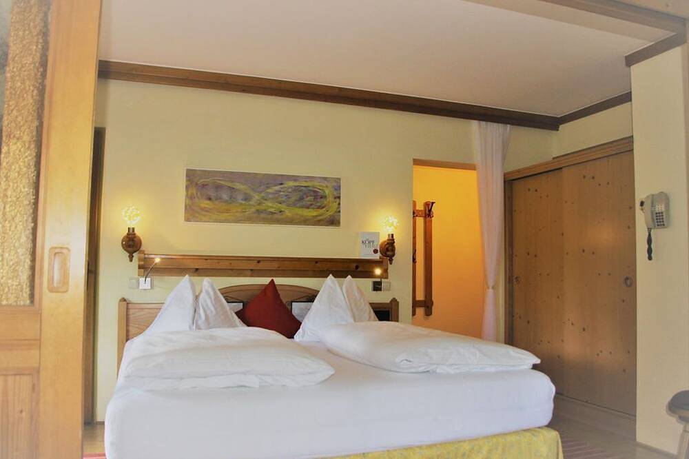Studio oder Familienzimmer mit Dusche od. Bad, Wc - Bauernhofhotel \"die in Dorfgastein, Ski Amadé