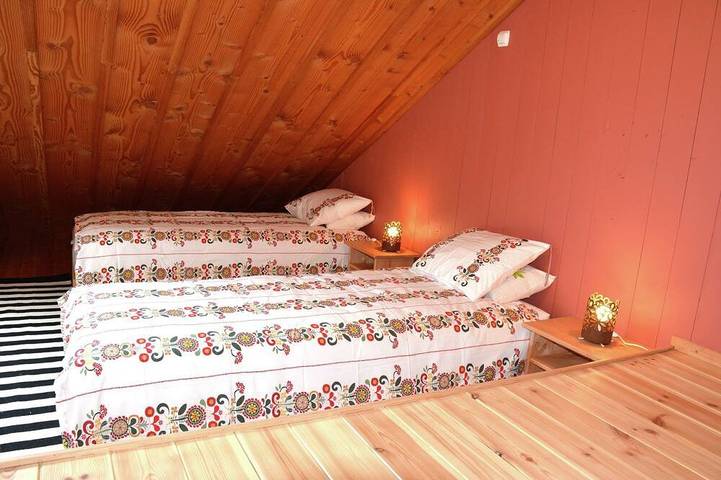 Gîte pour 7 personnes, avec jardin dans Montleban - 3