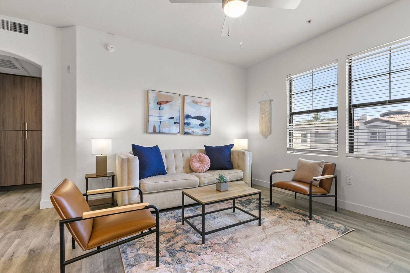 Ganze Wohnung, Cozysuites Glendale by the stadium w pool 11 in Glendale, Maricopa County