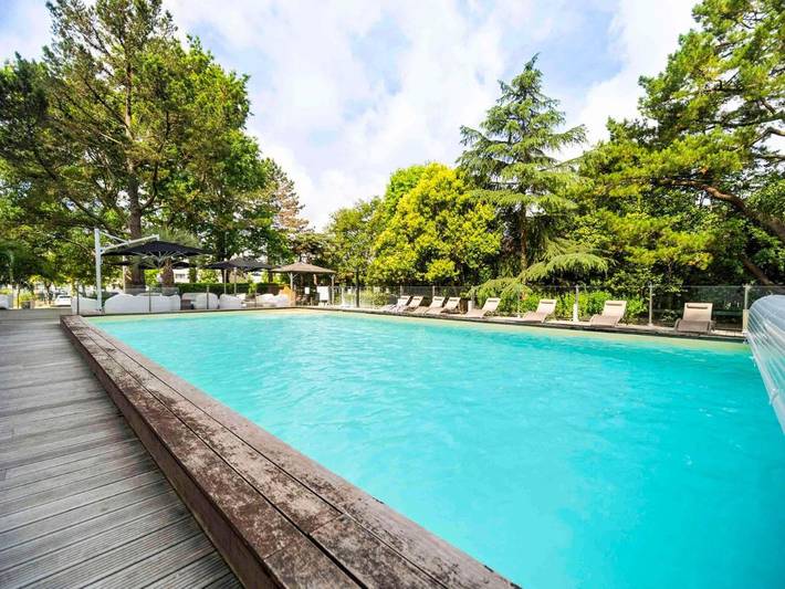 Hotel para 4 personas, con piscina además de vistas y jardín - 1