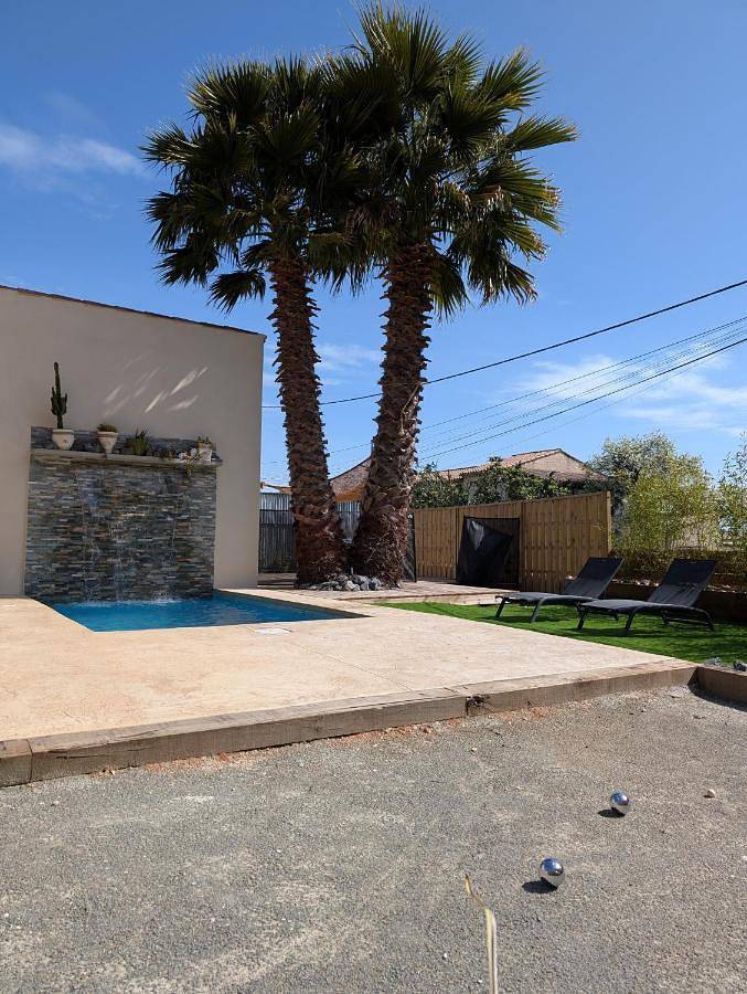 Location de vacances pour 6 personnes, avec jardin et piscine, adapté aux familles à Tourbes - 3