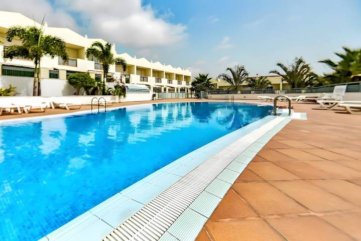 Apartamento para 6 personas, con piscina para niños y jardín en Adeje