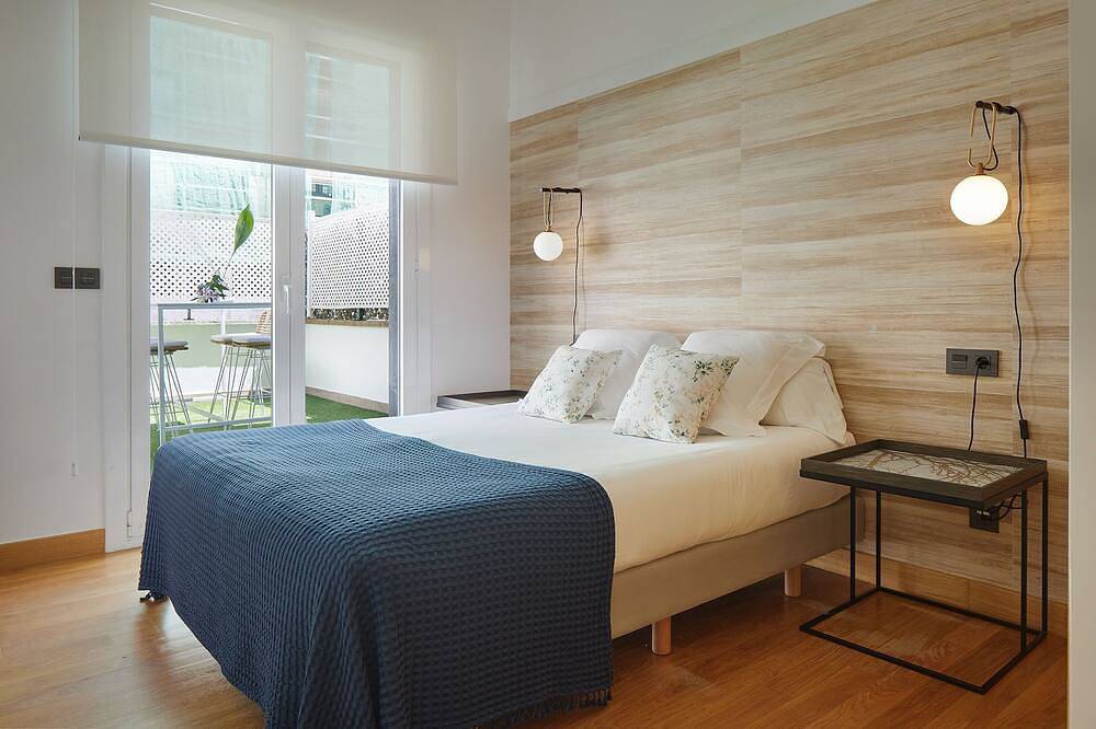 Entire apartment, Arzak by Feelfree Rentals in Playa de la Concha, San Sebastian