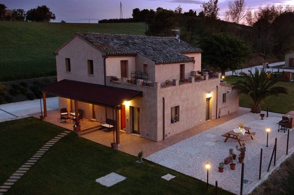 Casa vacanza a Monsano a partire da 86€ a notte