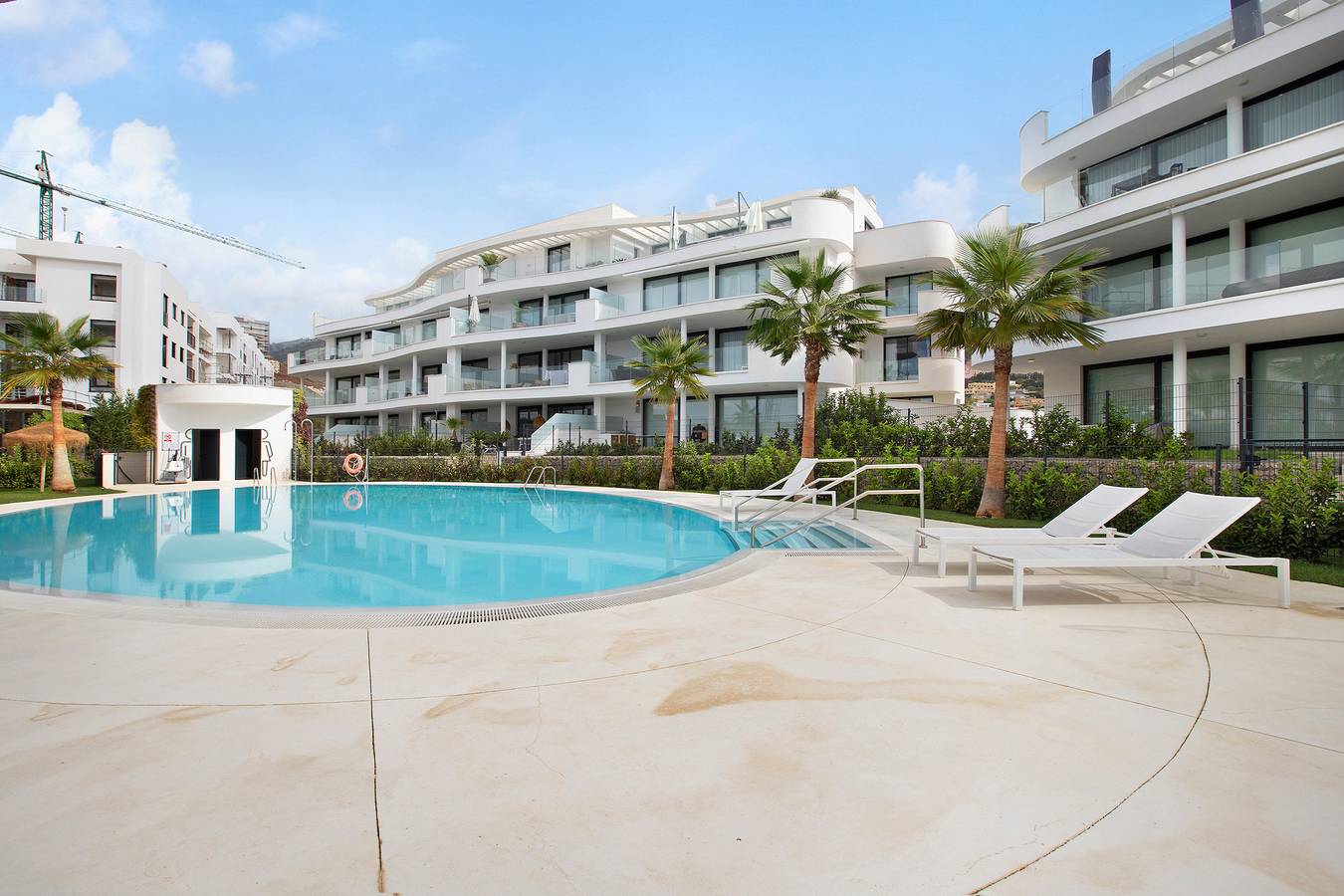 Apartamento entero, Apartamento vacacional "Lujo En Higueron Oeste" con piscina compartida y Wi-Fi in La Capellania, Fuengirola