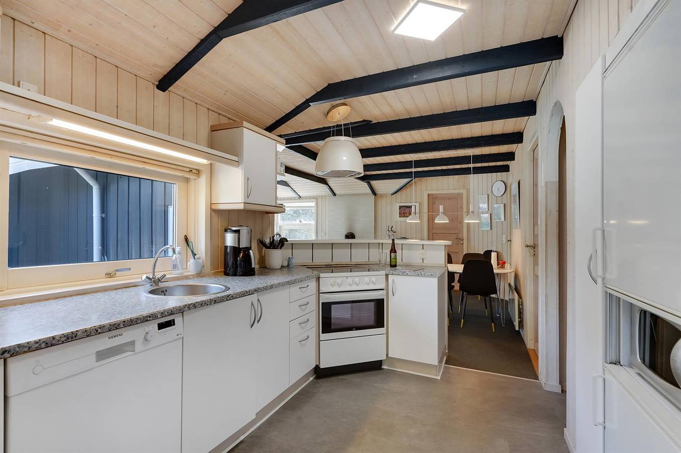 Stunning home in Rødby w/ Sauna, Wifi and 4 Bedrooms in Rødby, Svenska Östersjön