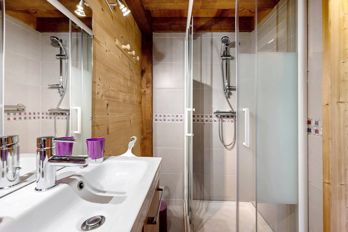 Bed & Breakfast 'Chambre D'hôte Dans Chalet D'Alpage' met Uitzicht op Bergen, Privéterras en Tuin, foto 10