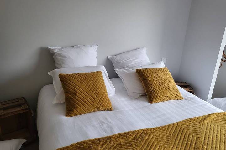 Location de vacances pour 13 personnes, avec jardin et jacuzzi, animaux acceptés à Saint-Paul-en-Pareds - 4