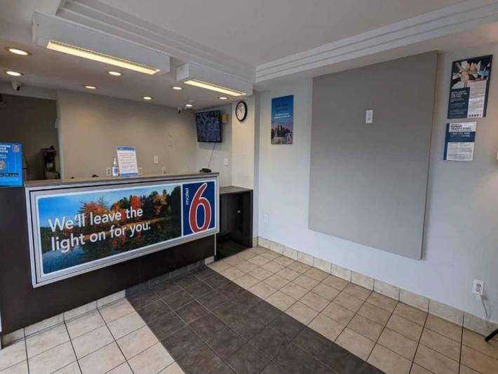 Apartamento entero, 1 cama matrimonial | Adaptado para personas con discapacidad/Bañera in Leominster, Massachusetts