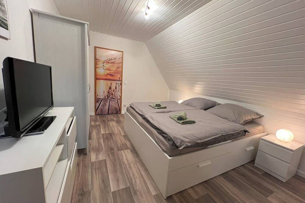Nachhaltiger Urlaub im Cuxland: Haus „Naturblick“ mit Kicker, Dart & E-Ladesäule in Stinstedt, Cuxland