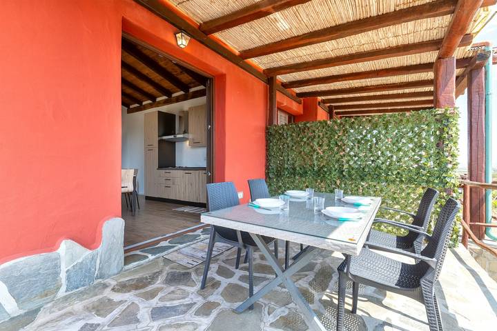Hel lägenhet, 'Villetta Wild' Apartment with Sea View, Shared Terrace and Air Conditioning in Stintino, Nurra