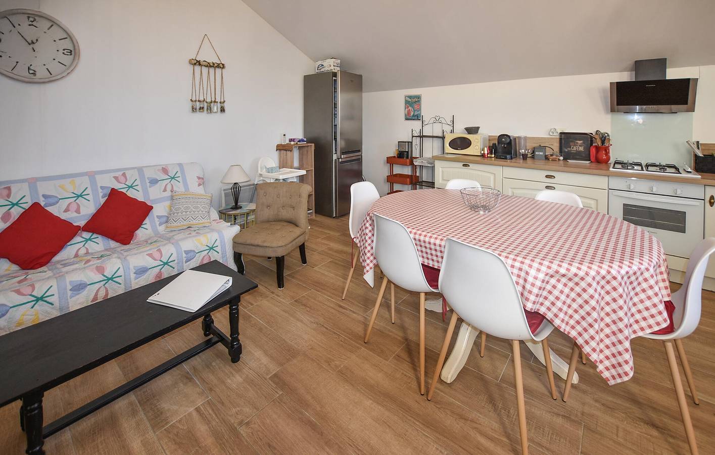 Modernes Apartment mit Pool & AC, 2km nach Piolenc in Piolenc, Vaucluse