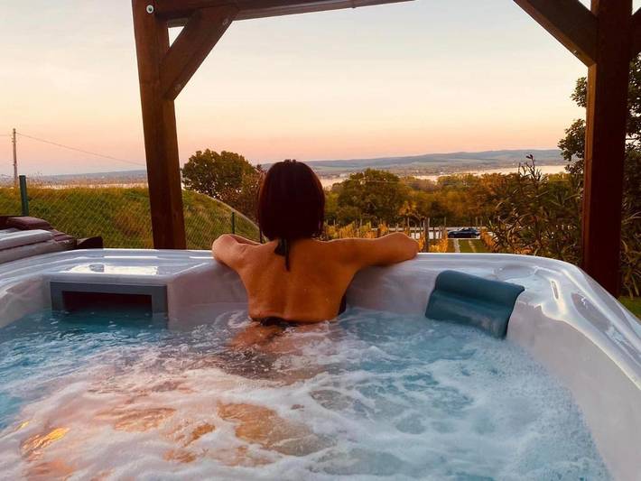 Ferienwohnung für 4 Personen, mit Whirlpool und Garten - 1