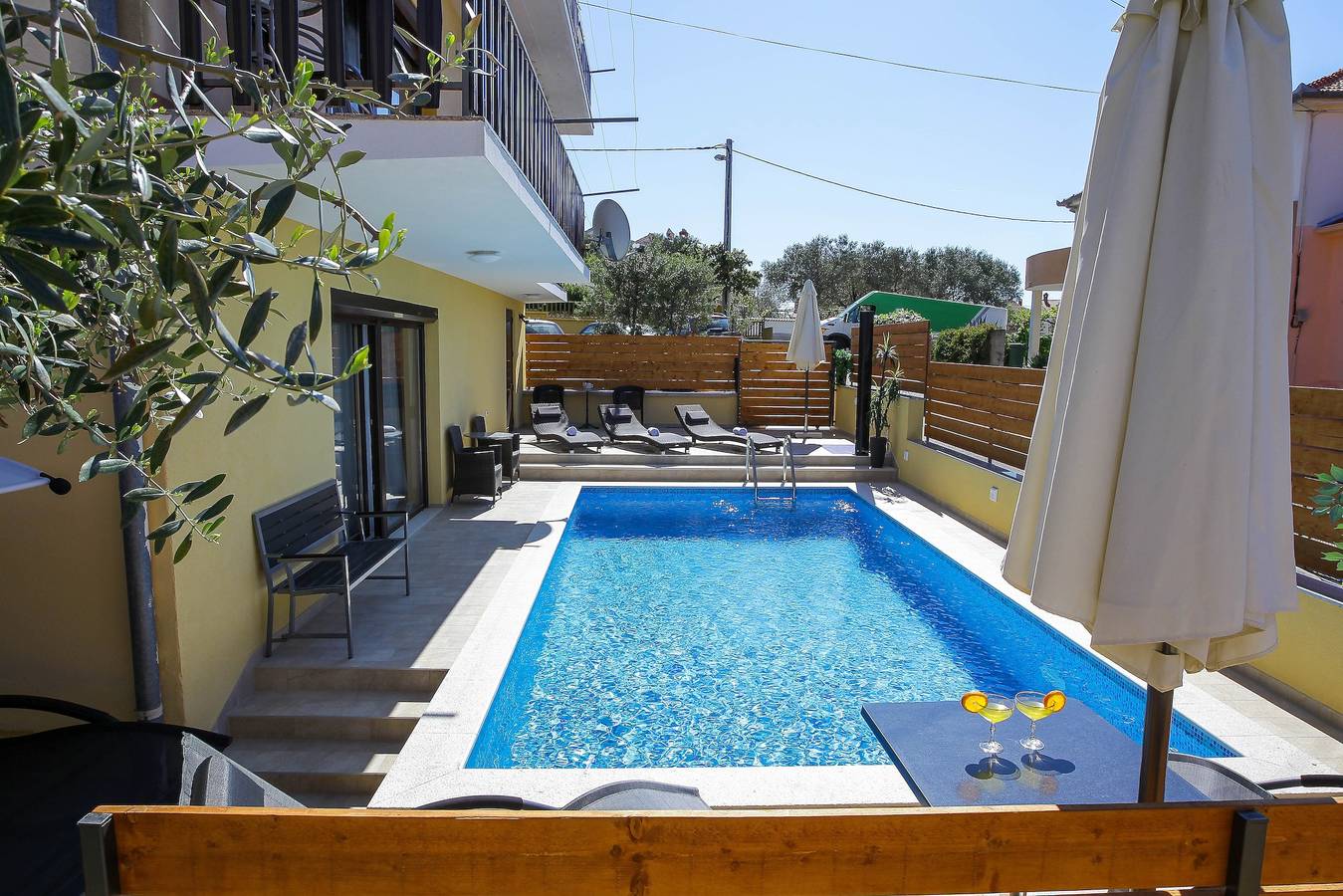 Ganze Wohnung, 1-Zimmer-Ferienwohnung mit Balkon und Meerblick Zadar A-6128-b in Zadar Stadt, Zadar (Kommun)