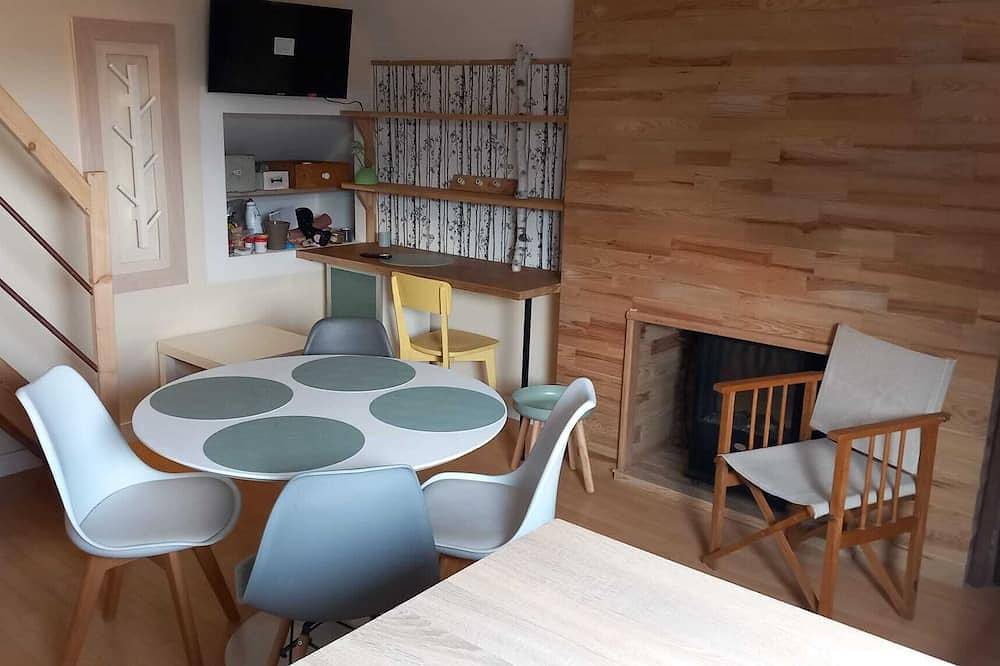 Apartamento entero, Charming apartment near the turn-of-the-century market halls and shops in Questembert, Región de Vannes