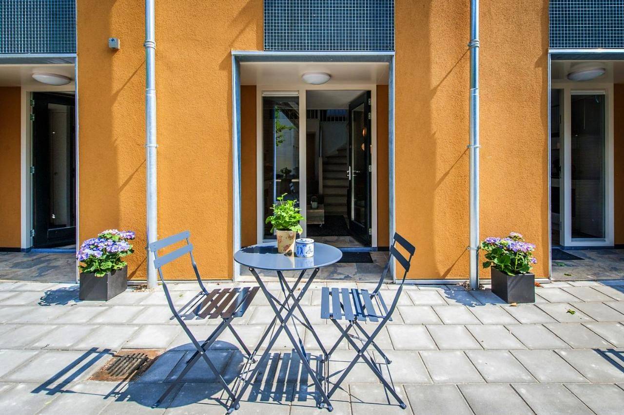 Plantage Garden Apartments in Costa Holandesa