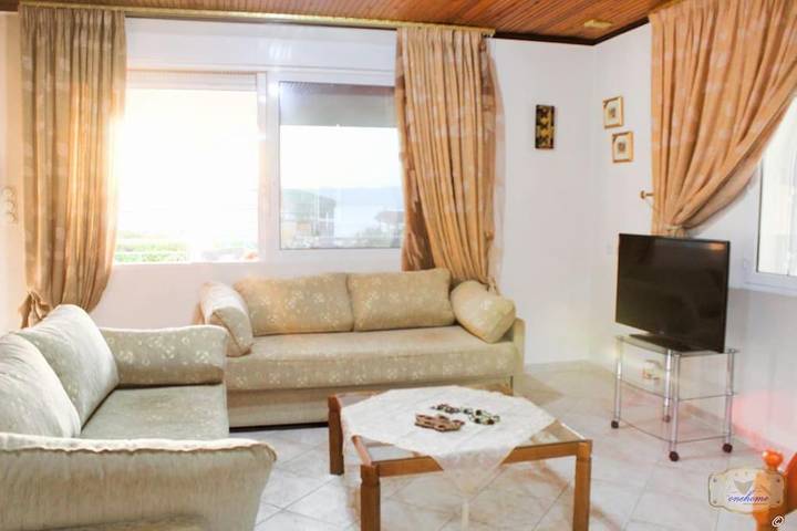 Gîte pour 6 personnes, avec Balcon et Terrasse ainsi que Jardin et Vue dans Mikra Mandinia - 4