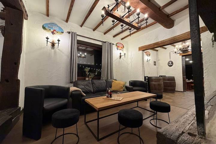 Gemütliches Ferienhaus für große Gruppen am Fluss in den belgischen Ardennen in Houffalize, Bastogne