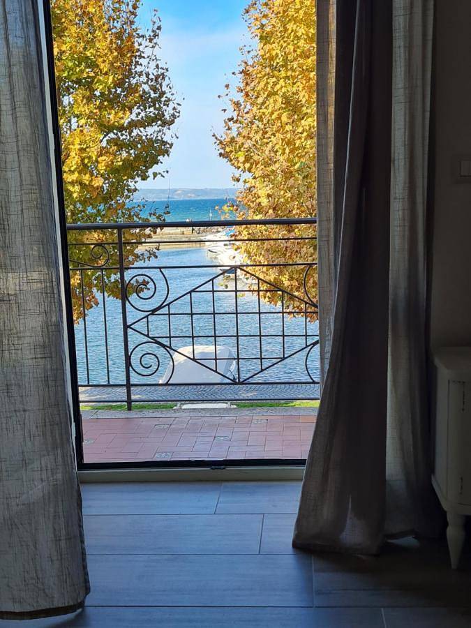 Appartamento per 4 persone, con Balcone e Vista lago nonché Panorama a Capodimonte