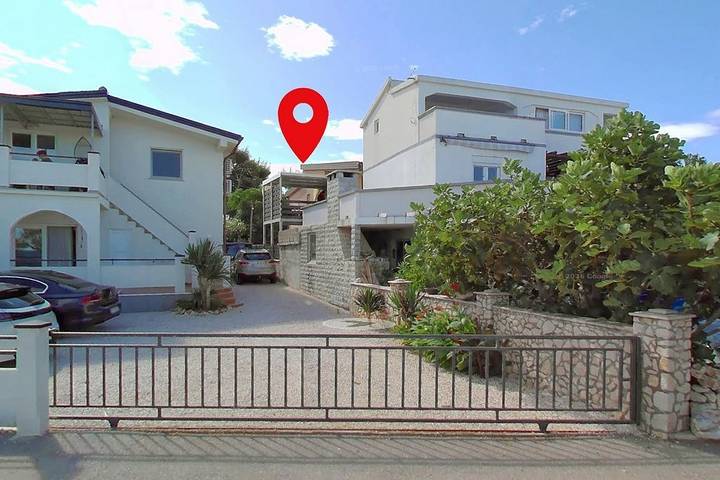 Ganze Wohnung, 2-Zimmer-Ferienwohnung mit Terrasse und Meerblick Vir A-25155-b in Vir