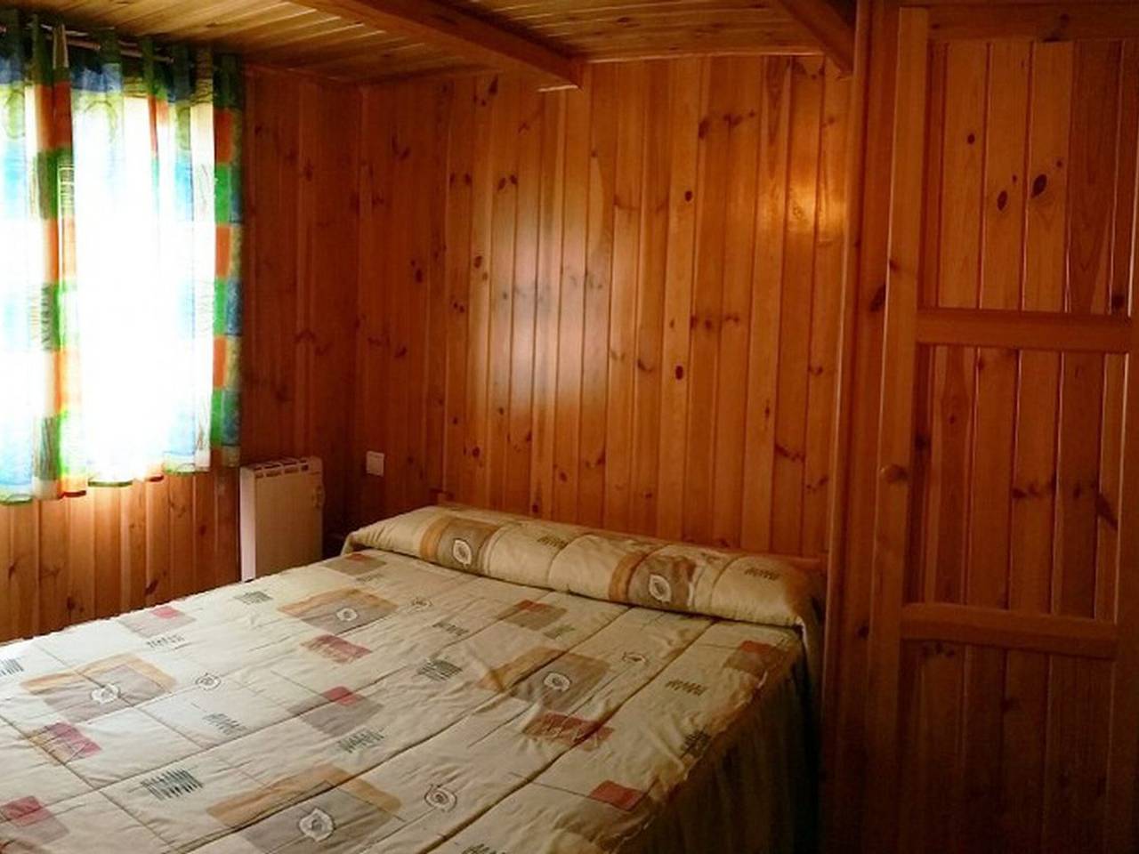 Charmant Bungalow 6 Pers avec Terrasse in Montagut i Oix, Garrotxa
