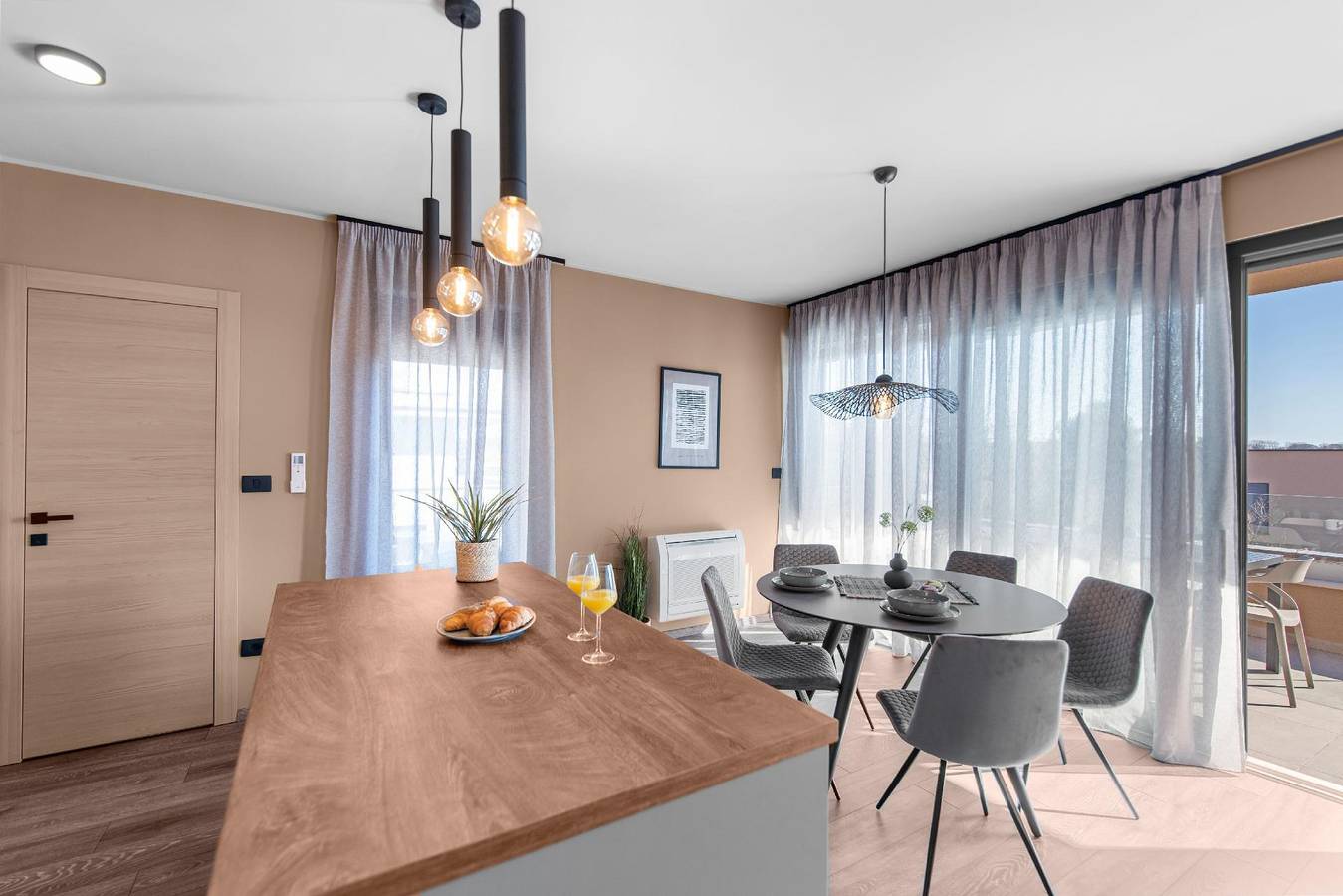 Ganze Ferienwohnung, Villa Querchus Penthouse 8 partment mit Jacuzzi in Karigador, Umag und Umgebung