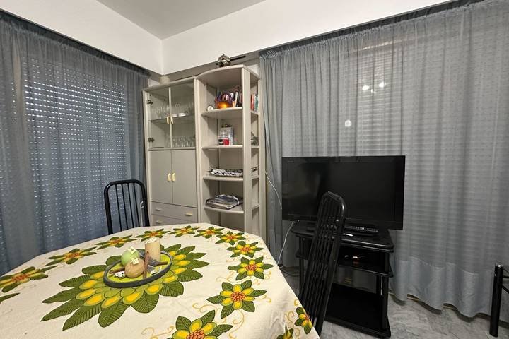 Gîte pour 4 personnes, avec terrasse dans Plage de Juan-les-Pins - 3