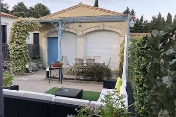 Location de vacances pour 6 personnes, avec terrasse à Lédenon