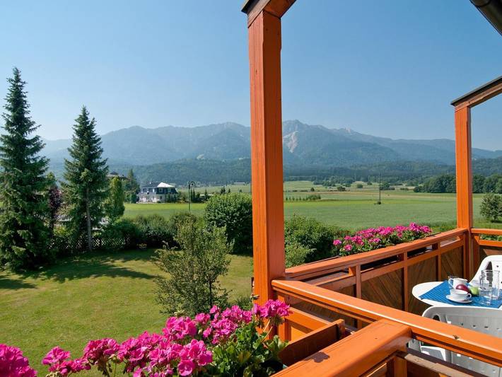 Ferienwohnung für 4 Personen, mit Balkon und Garten am Faaker See - 2