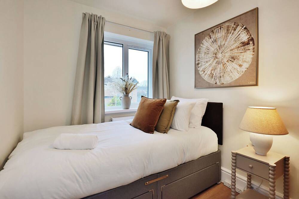 Large Home, Newly Renovated • Parking for 3 Cars • Walk to City Centre 1.4 miles in Hereford, Herefordshire