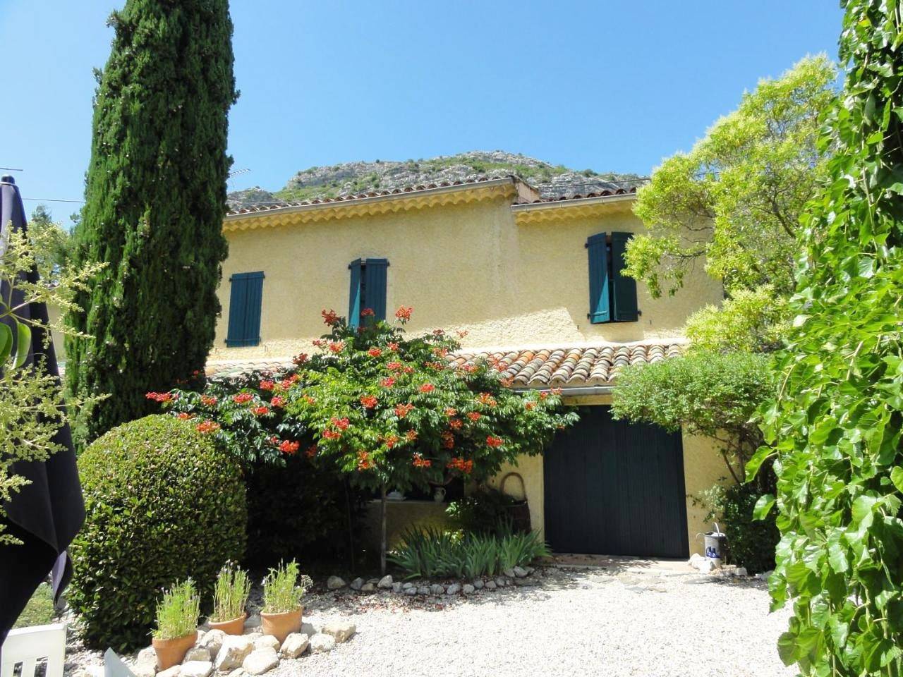 Deluxe Double Room with Extra Bed in Anduze, Parc national des Cévennes