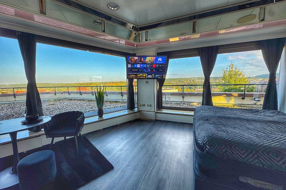Ganze Wohnung, Deluxe Penthouse Suite in Pforzheim, Nordschwarzwald