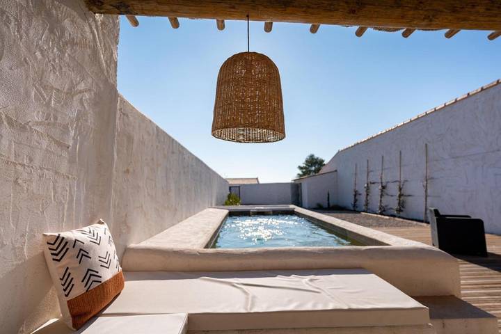 Location de vacances pour 4 personnes, avec jardin ainsi que terrasse et piscine dans Parc ornithologique du Pont de Gau - 3