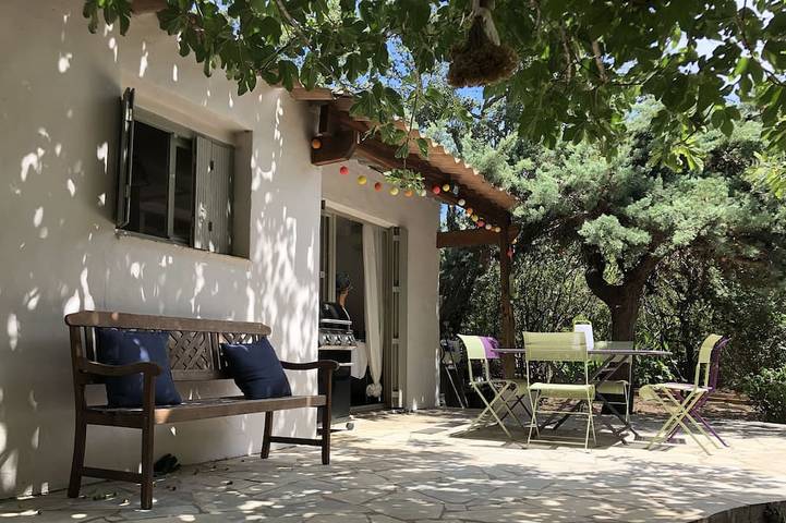 Maison de vacances pour 4 personnes, avec terrasse et jardin dans Palombaggia