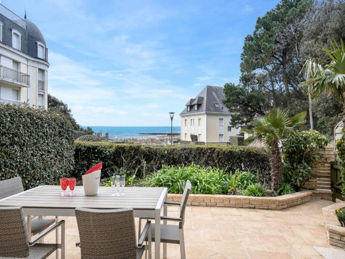Gîte pour 4 personnes, avec terrasse, adapté aux familles dans Port de Gourmalon