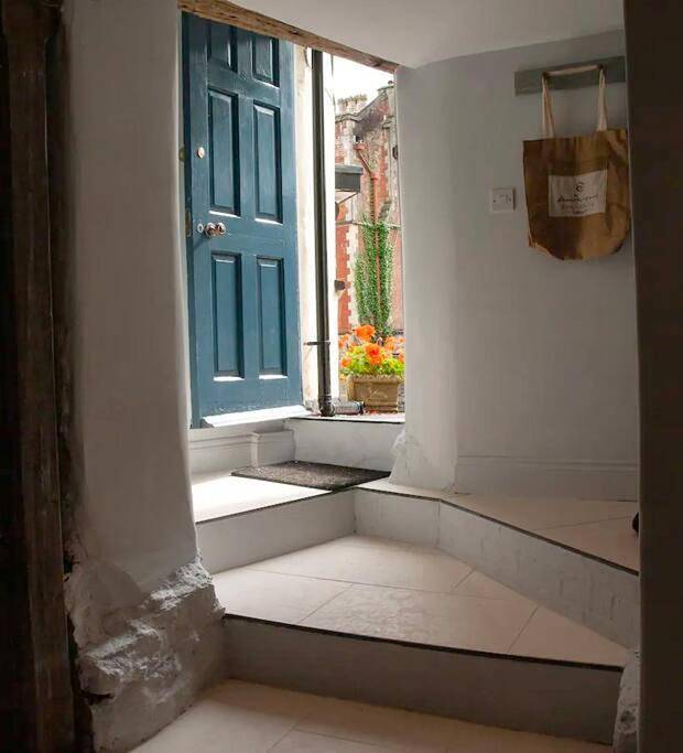 Entire apartment, Studio at Church House in Bideford, Devon