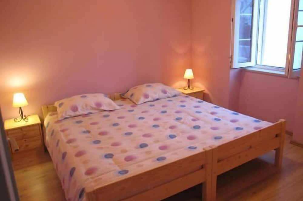 Entire apartment, Apartment Glavica- Two Bedroom Apartment with Terrace in Supetar, Brac