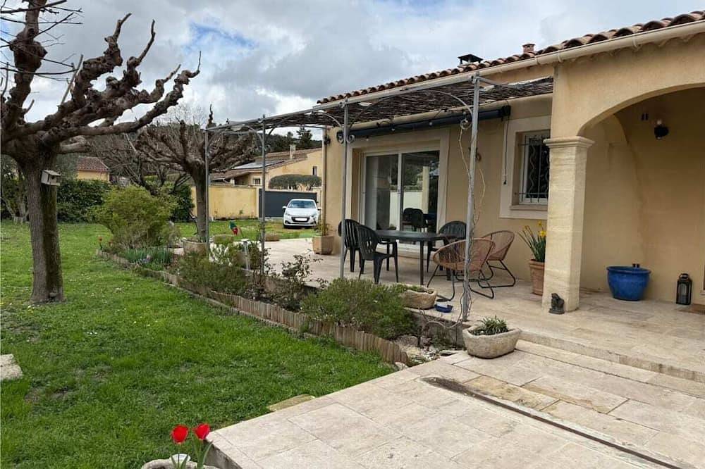 ⭐⭐⭐⭐Escapade & Jardin 5 min from L'Isle-sur-la-Sorgue in Le Thor, Vaucluse