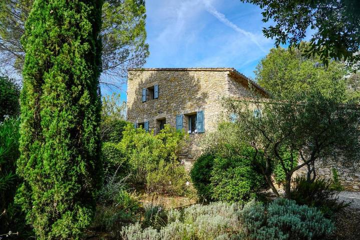 Cottage pour 10 personnes, avec jardin ainsi que vue et piscine à Pégairolles-de-Buèges