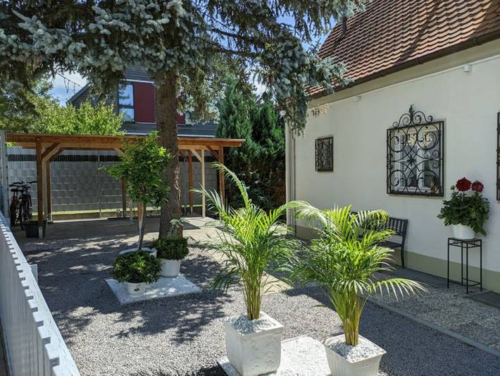 Pension Haus Gertrud - Einzelzimmer in Donauwörth, Schwäbische Alb Radweg Region